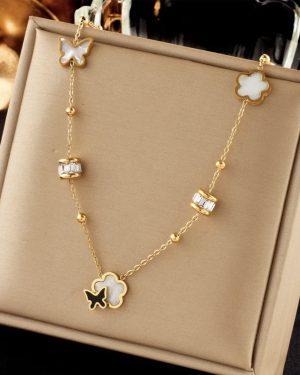 Fashion Moon Star Geometric Titanium Steel Necklace �29