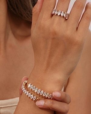 Luxury White Diamond Water Droplets Inlay 18K Gold Plated Zircon Opening Bracelet �25 1