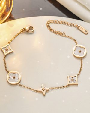 Moderate Luxury Round Geometric Titanium Steel 18K Gold Plated Necklace Rose Gold �29