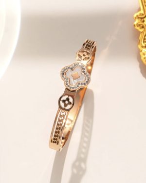 Moderate Luxury Titanium Steel 18K Gold plated �28
