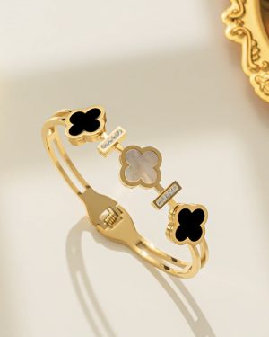 Natural Titanium Steel 18K Gold Plated Bangle Clover Bracelet Gold �28